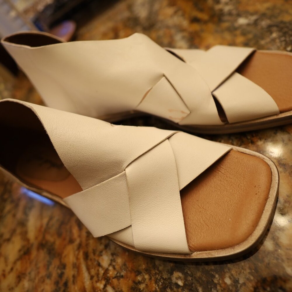 White Mont Blanc Leather Sandals size 40 Almost New